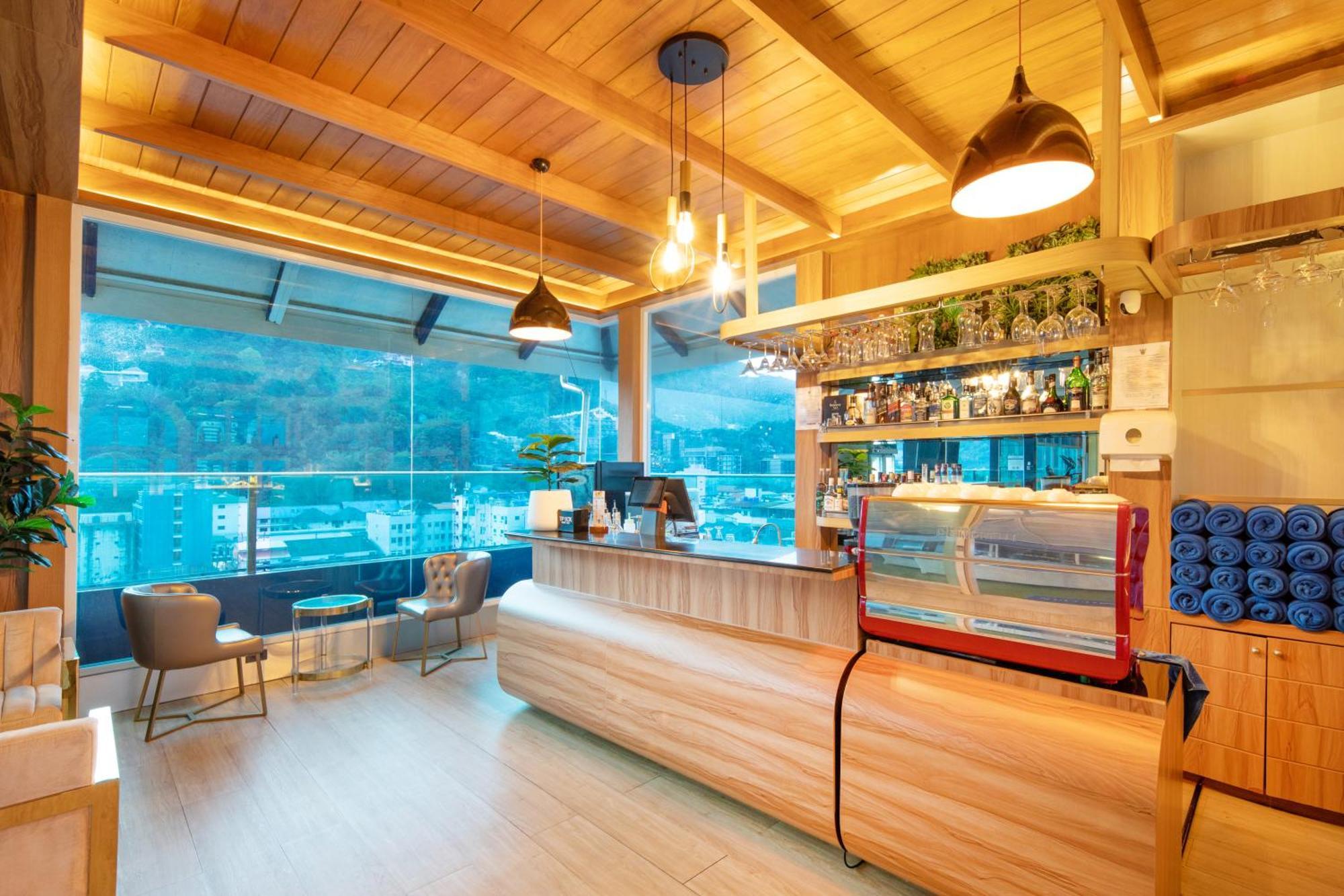 Sira Grande Hotel & Spa Patong Dış mekan fotoğraf