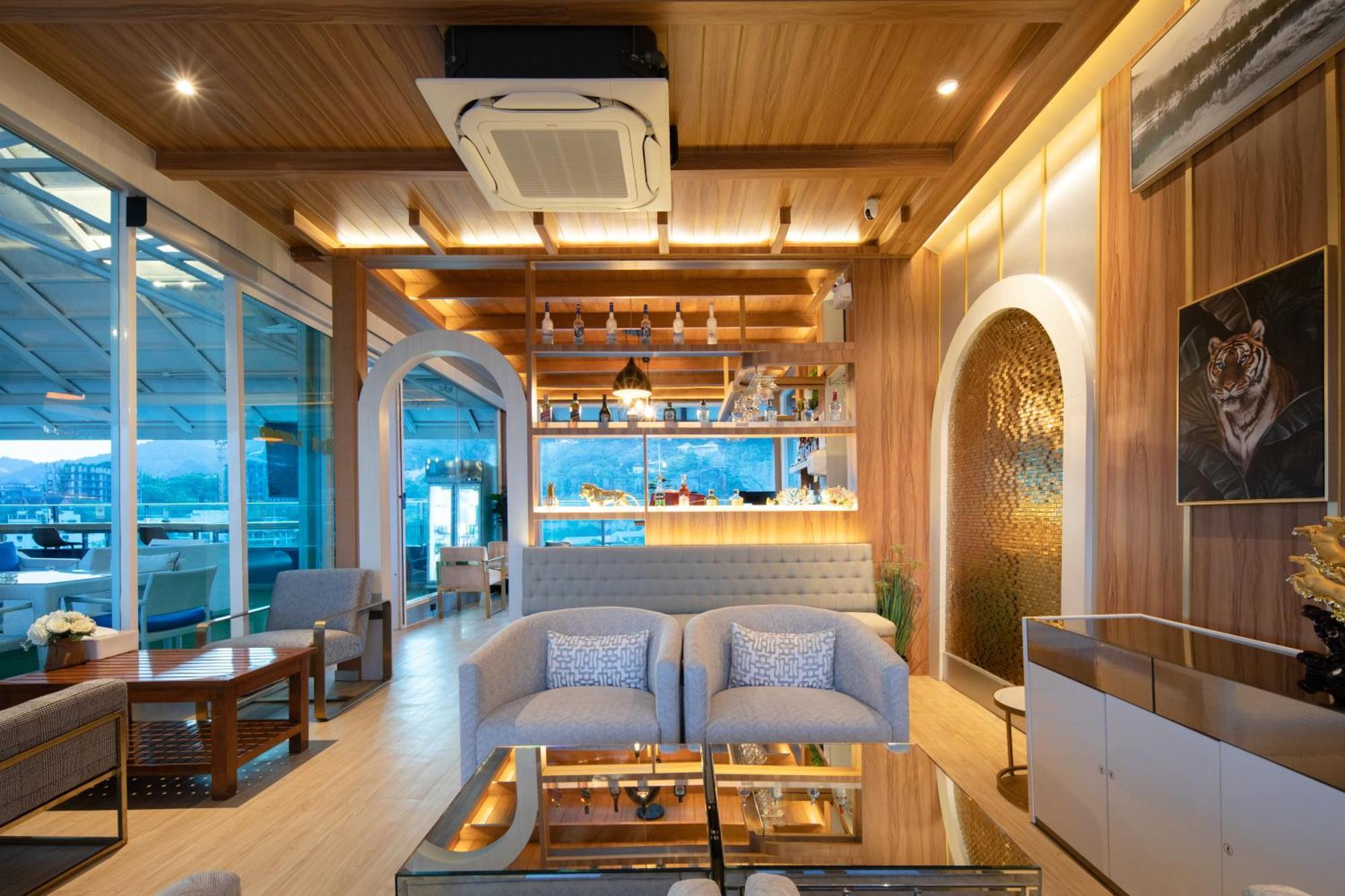 Sira Grande Hotel & Spa Patong Dış mekan fotoğraf